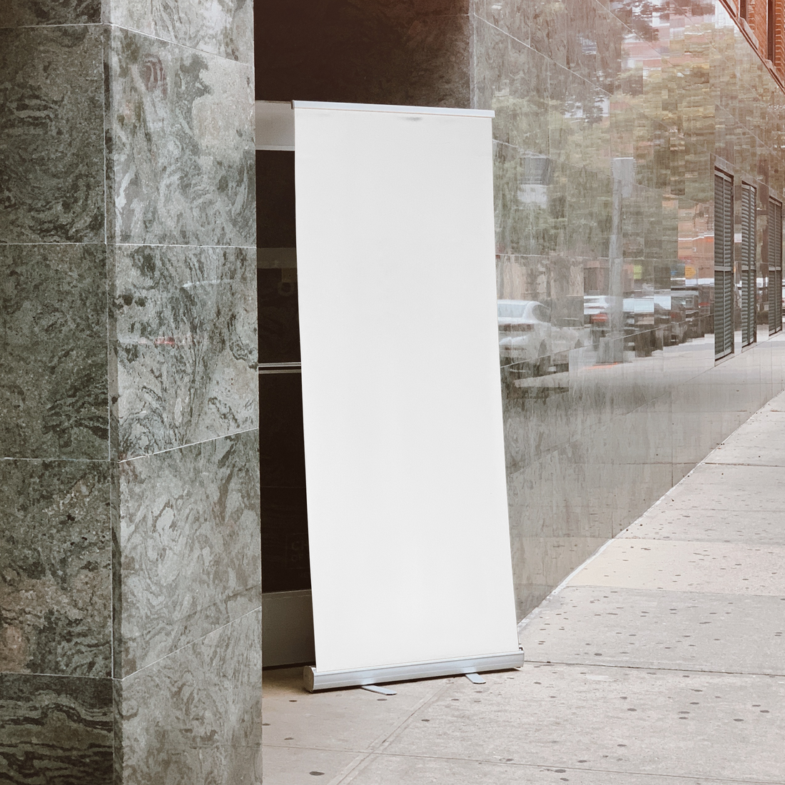 CUSTOM RETRACTABLE BANNER